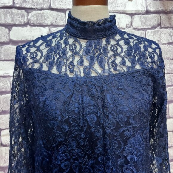 Eve & Maddie Navy Lace Blouse Size M - Picture 2 of 7